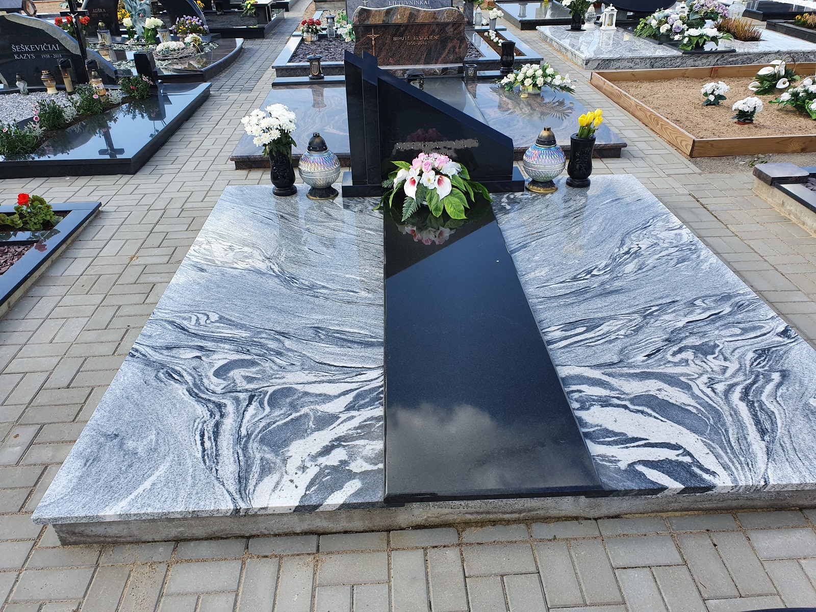 Paminklų montavimo darbai Tauragėje - pavyzdys 1