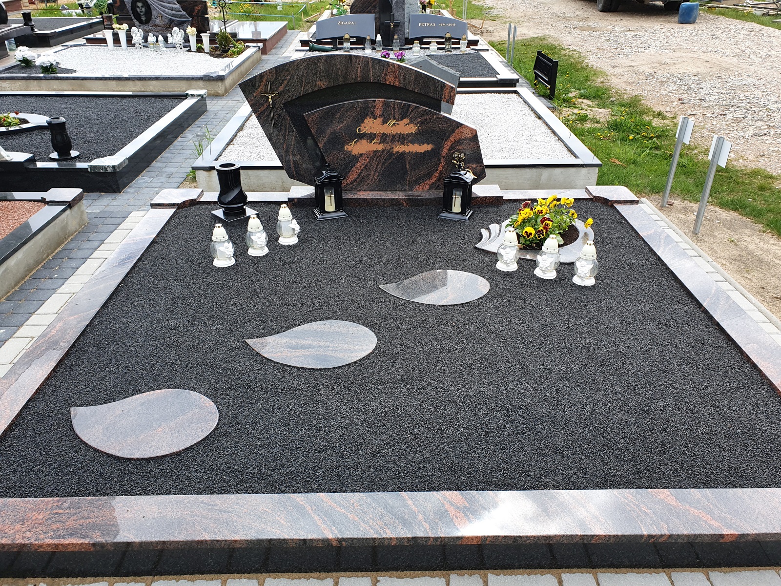 Paminklų gamyba ir montavimas